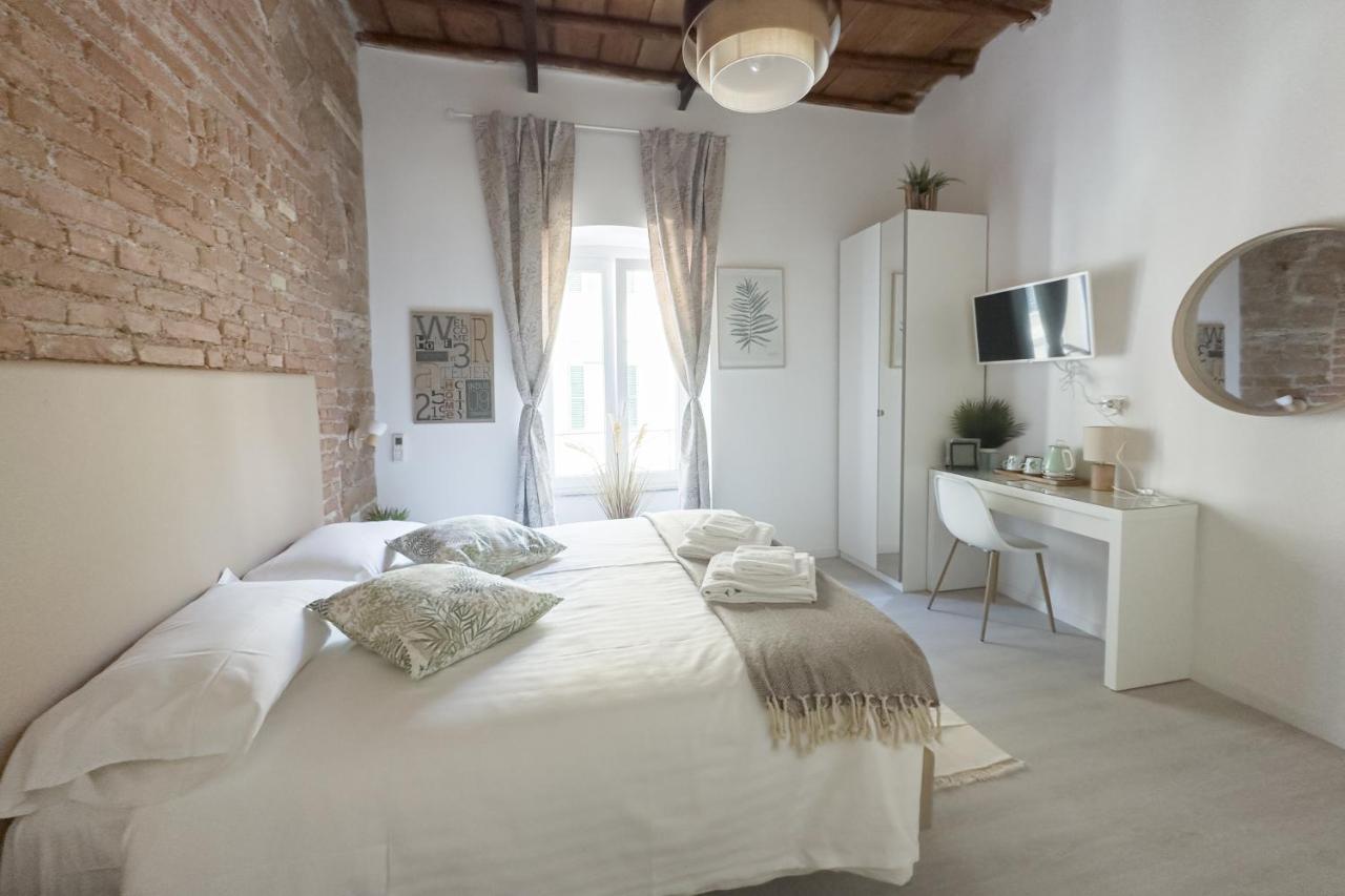 White Ostilia Apartments Рим Екстер'єр фото
