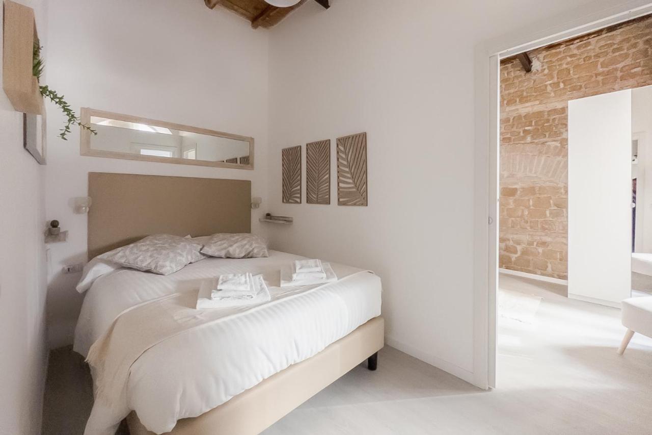 White Ostilia Apartments Рим Екстер'єр фото