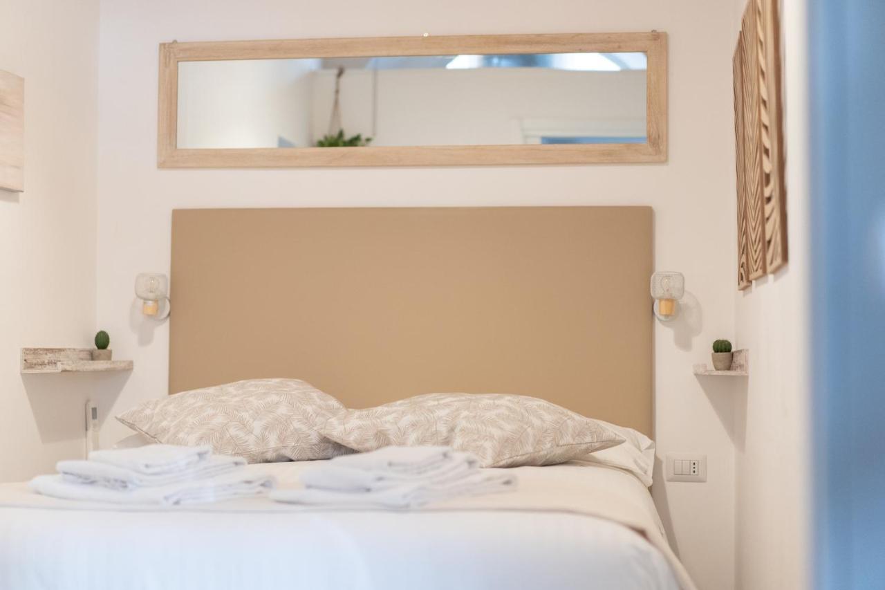 White Ostilia Apartments Рим Екстер'єр фото
