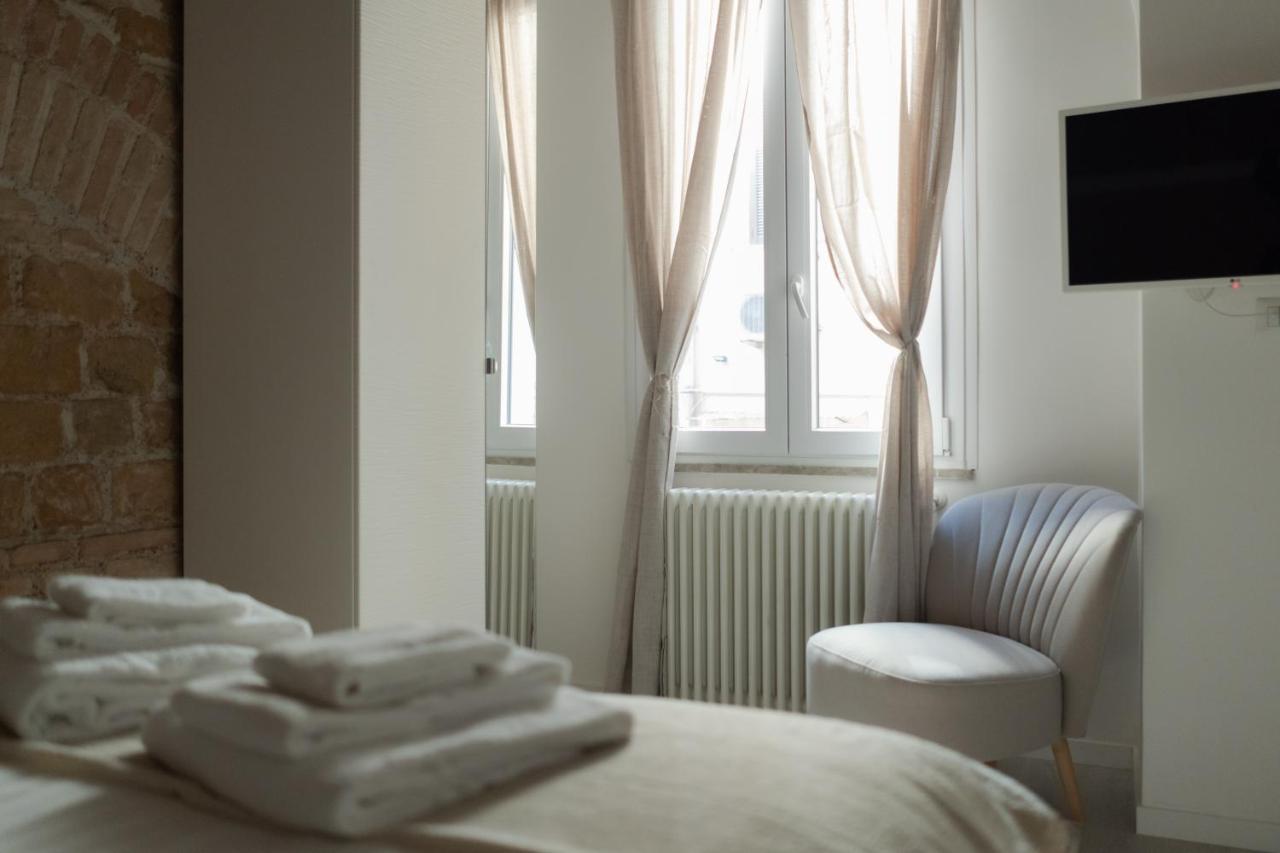 White Ostilia Apartments Рим Екстер'єр фото