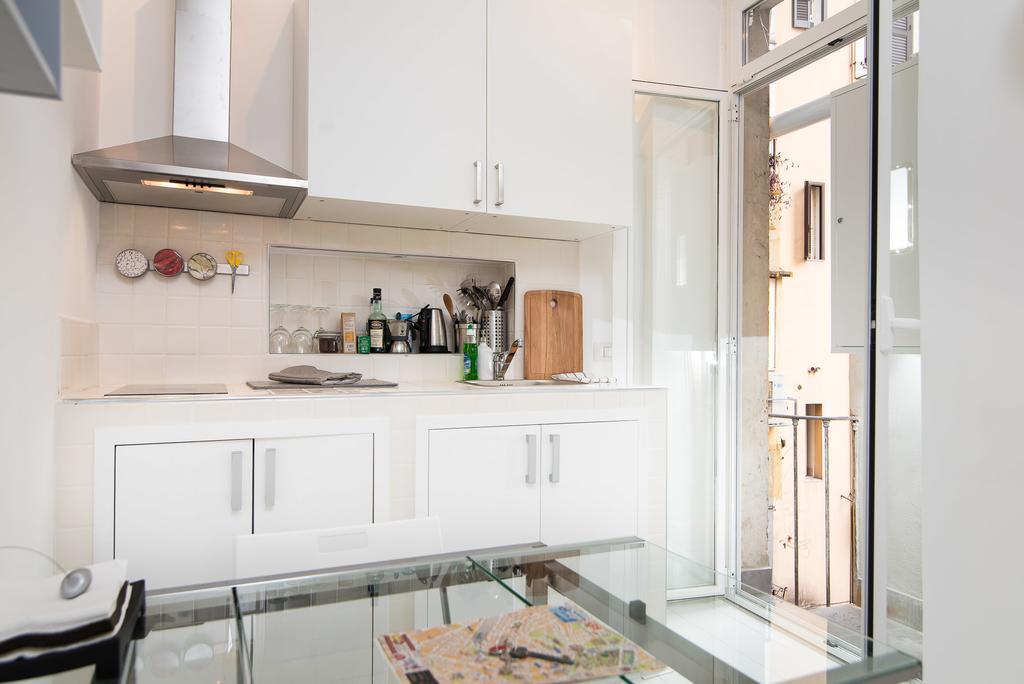 White Ostilia Apartments Рим Екстер'єр фото