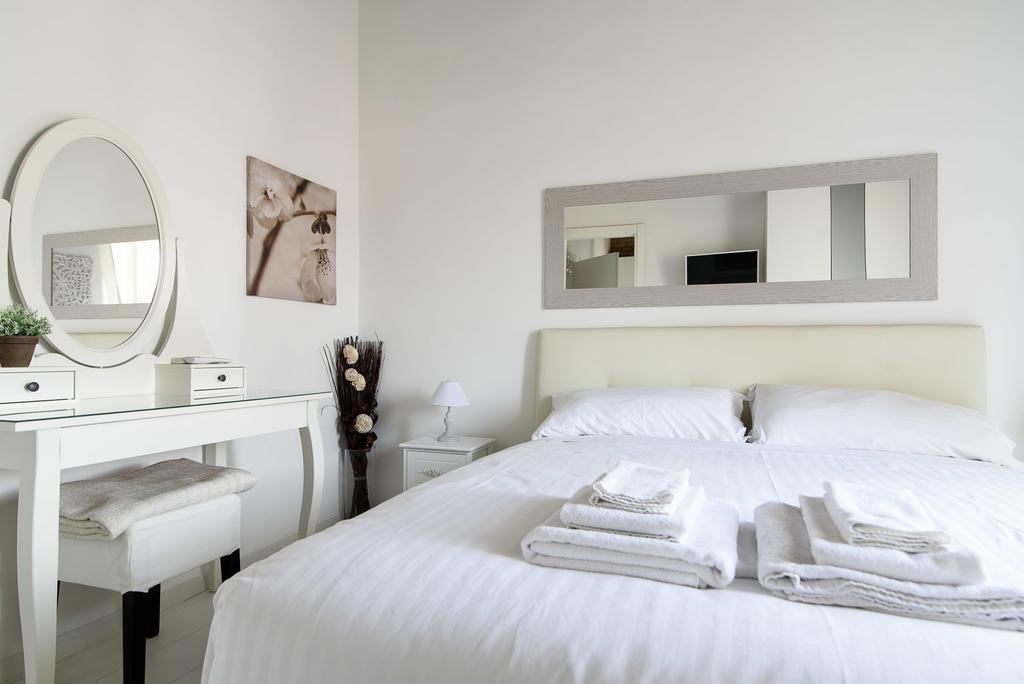 White Ostilia Apartments Рим Екстер'єр фото