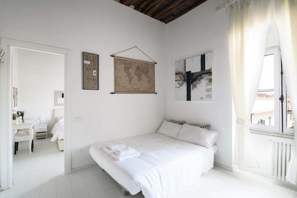 White Ostilia Apartments Рим Екстер'єр фото