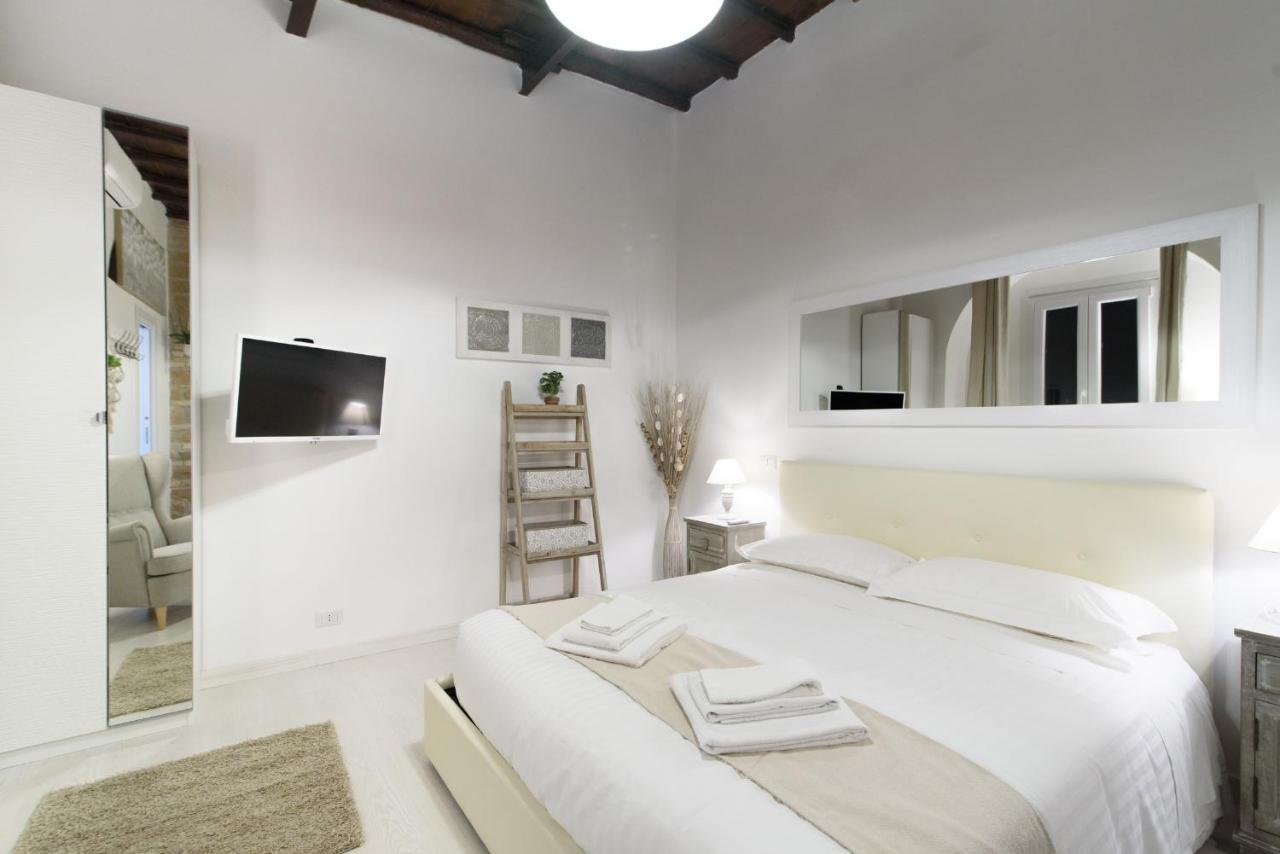 White Ostilia Apartments Рим Екстер'єр фото