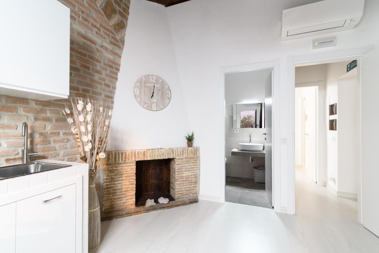White Ostilia Apartments Рим Екстер'єр фото